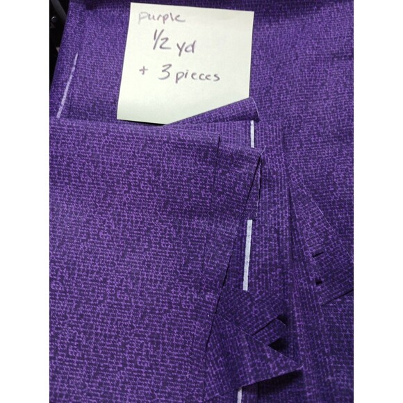 Easy Quilt Kit Carpenter’s Wheel by Debby Kratovil 32.5" Fabric Included - Picture 15 of 16